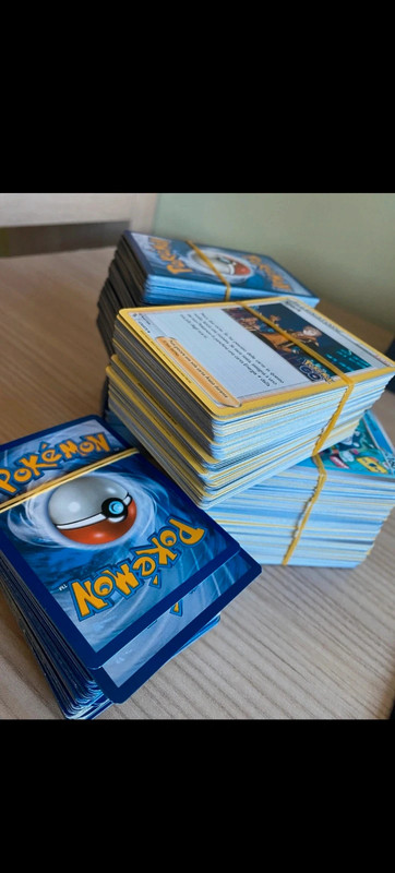 lotto di 50 carte Pokémon in italiano con carte brillanti
