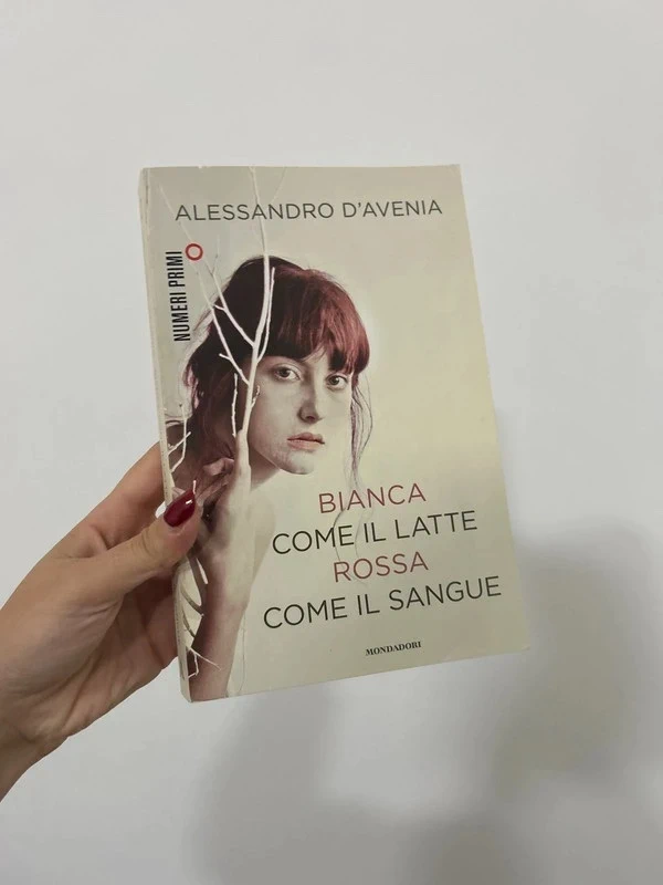Bianca come il latte rossa come il sangue