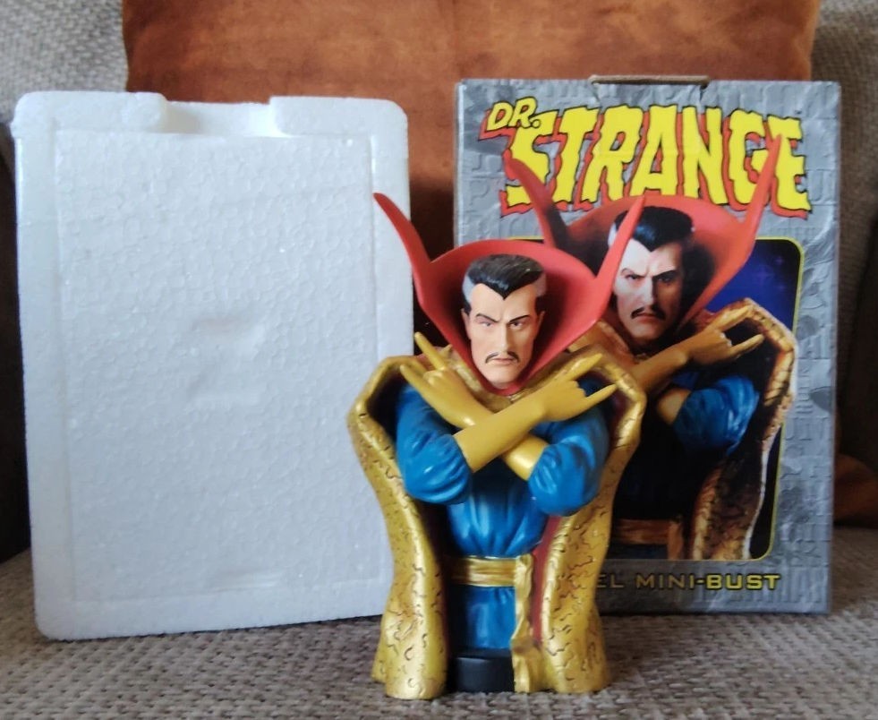 Statua Bowen Marvel Comics Classic Amazing Spiderwoman Busto in scatola