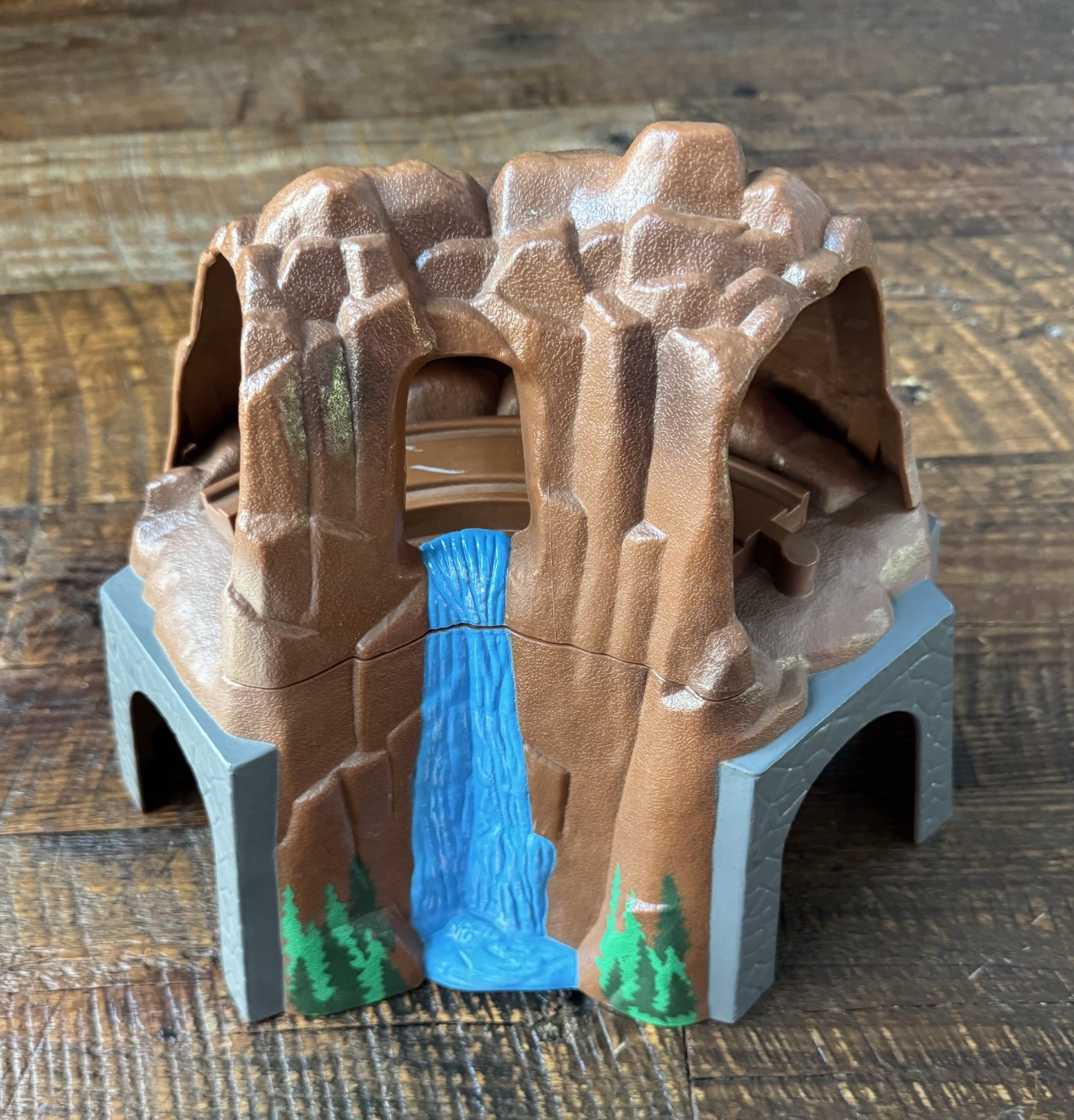 2 Piece Imaginarium Thomas & Friends Mountain Waterfall Tunnel & Track w Sound