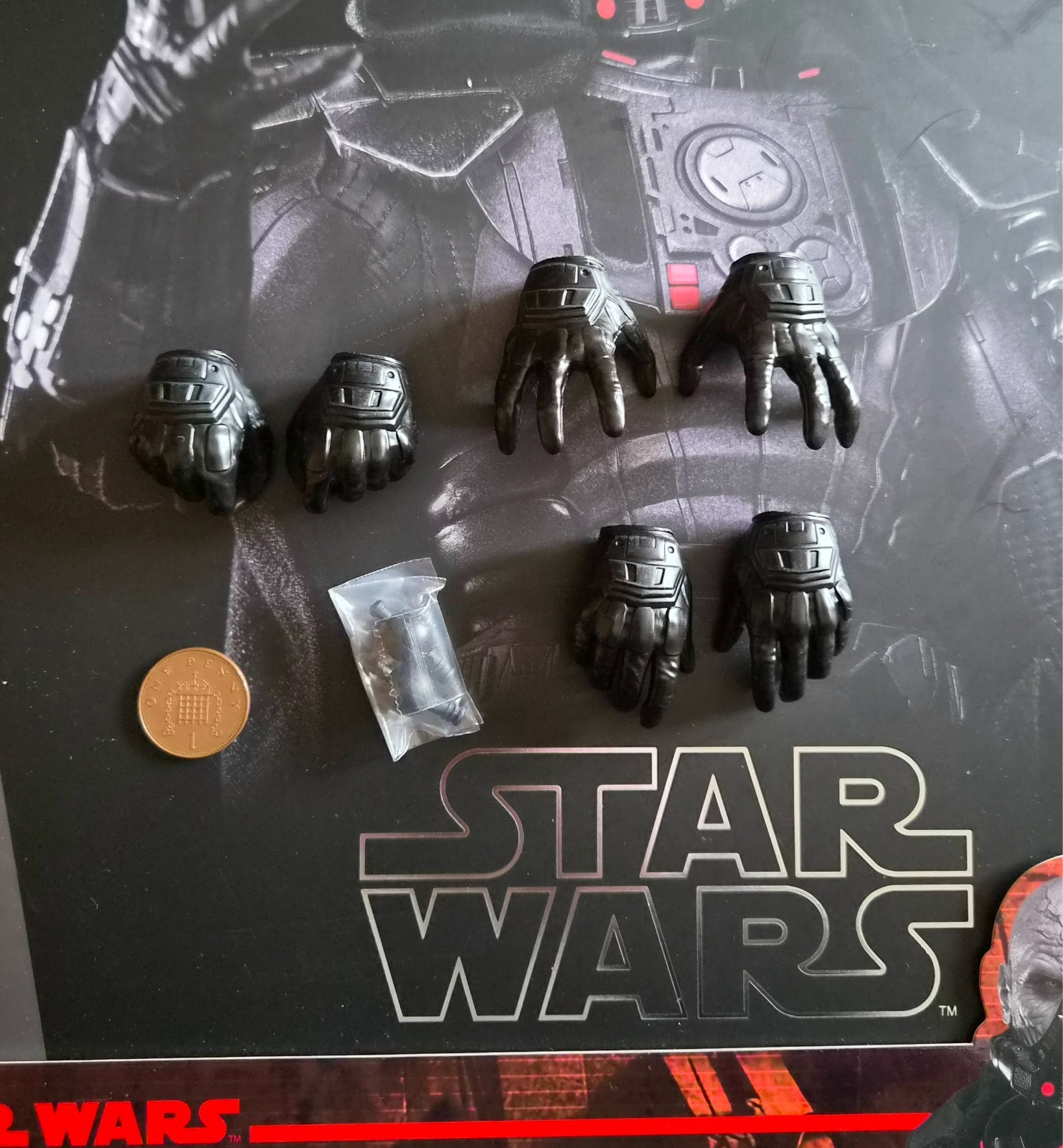 Hot Toys Star Wars Darth Malgus VGM70 Hands x 6 & Pegs loose 1/6th scale