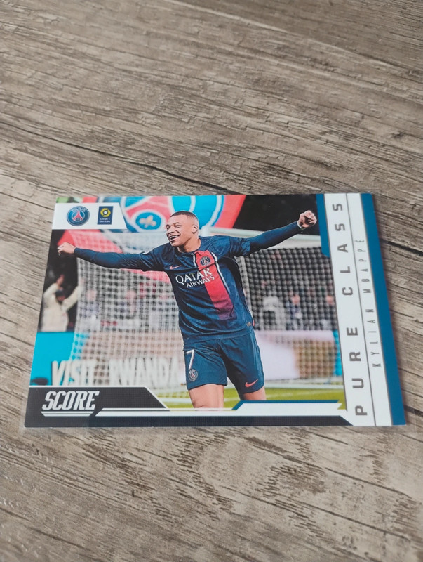 Carte panini score ligue 1 mbappé pure class 2023-24