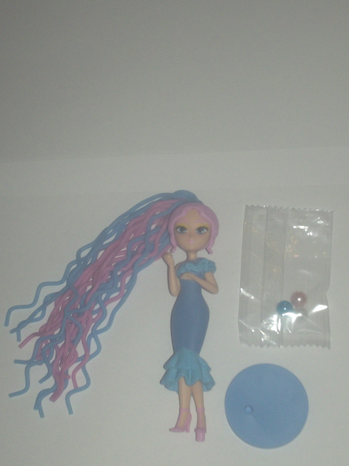 UNA PICCOLA BAMBOLA DI CHIX GIRLS CLUB FASHION DOLLS BLUE OCEAN (29.079)