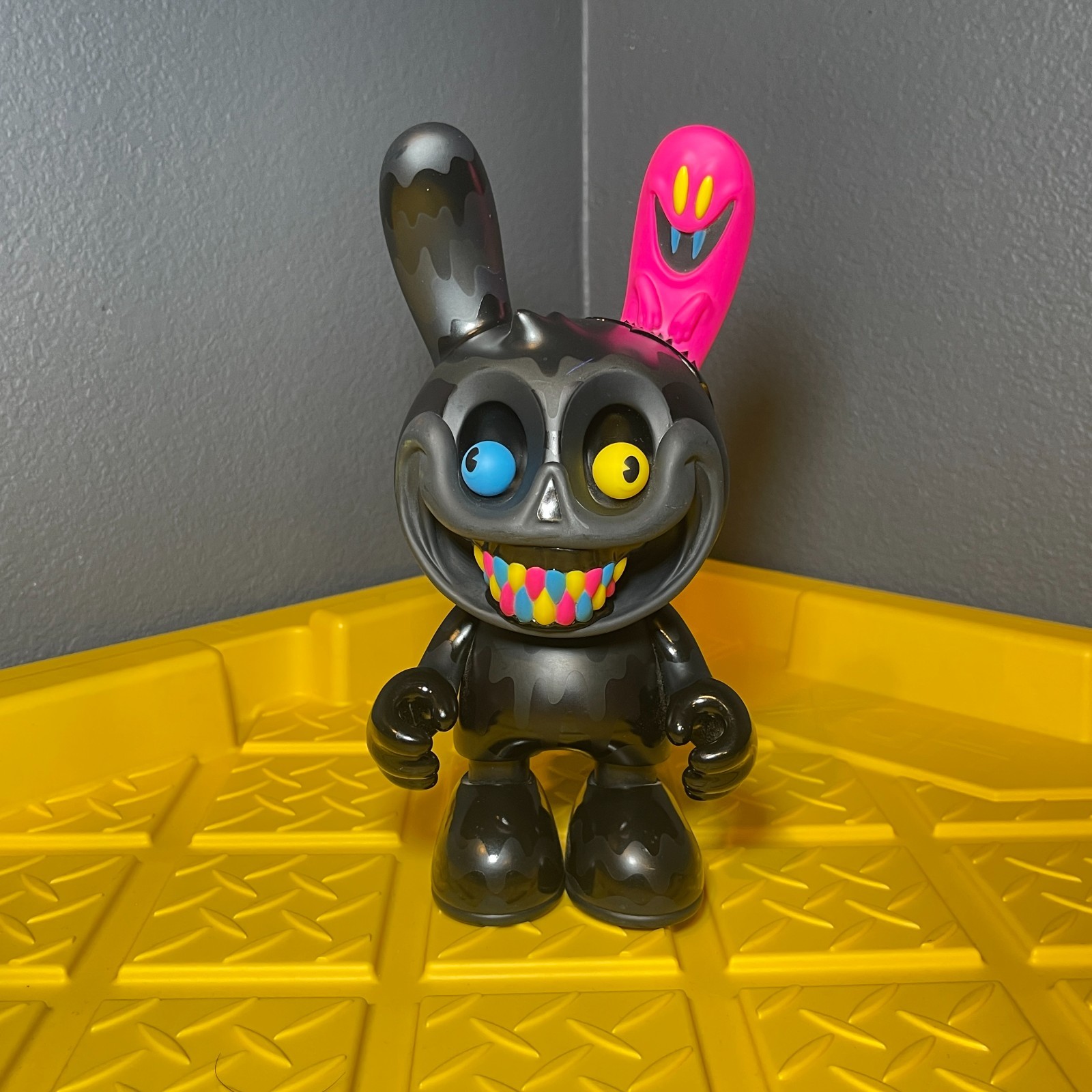 Figurina in vinile Superplastic OOZY "AFTER PARDEE" rara da collezione