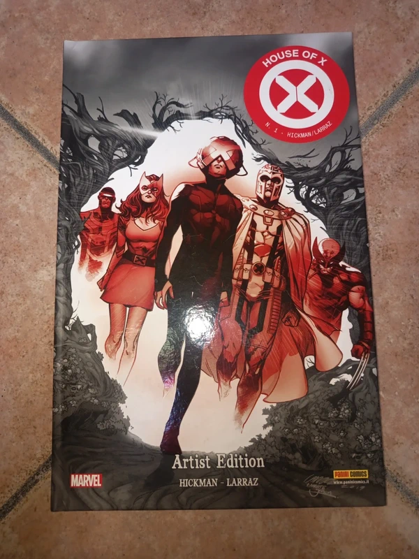 House of x artist edition con sketch di larraz