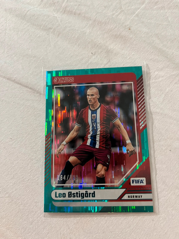 Carte foot topps ostigard 064/199 panini