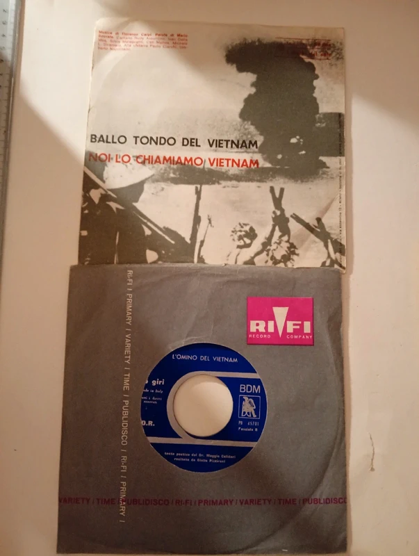 Dischi vinile 45 giri sul Vietnam
