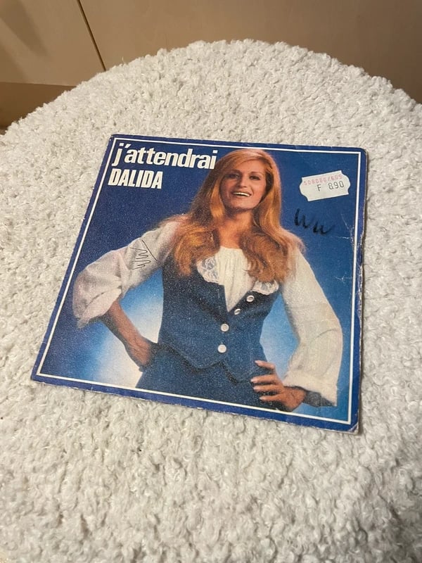 Vinyle Dalida J’attendrai - L’amour à la une 45 tours