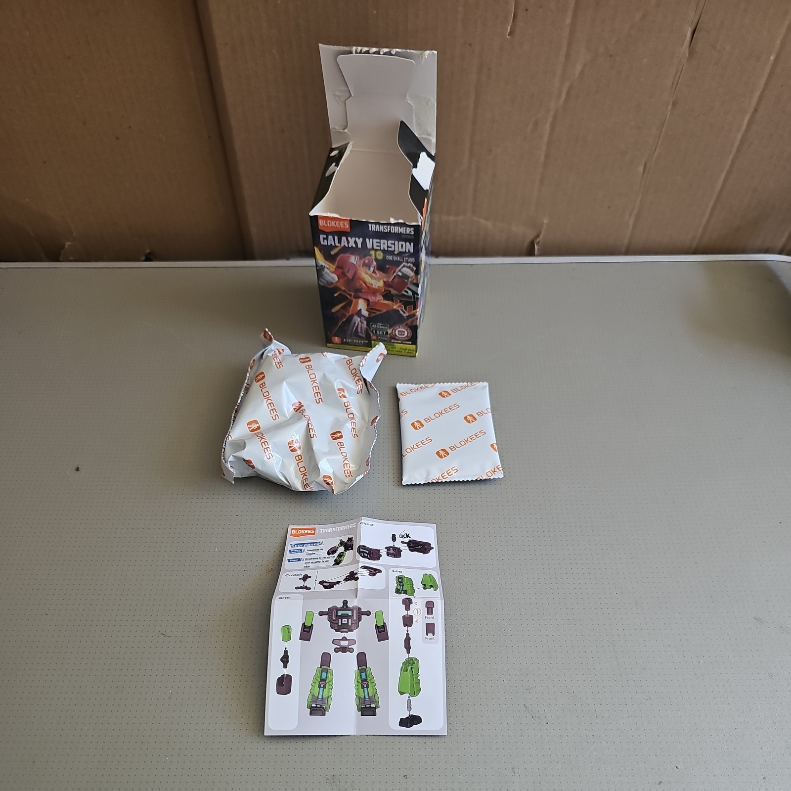 Blokee Galaxy Version Scorponok Transformers Model Kit scatola aperta
