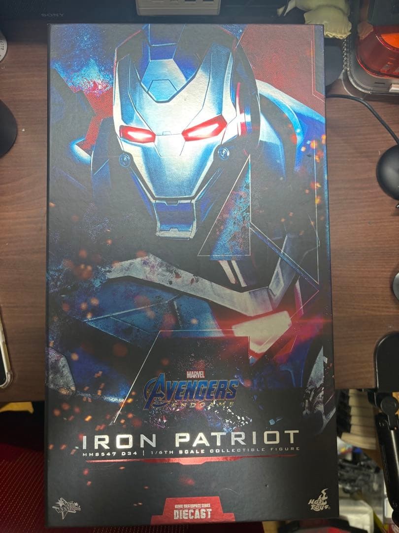 Hot Toys Modellino Iron Patriot scala 1/6 978926