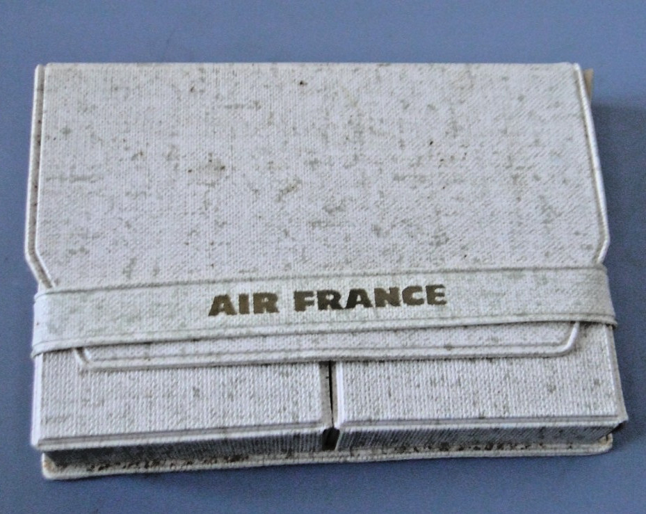 AIR FRANCE  2 Jeux de cartes bridge dans étui blanc moucheté cadeau ses clients