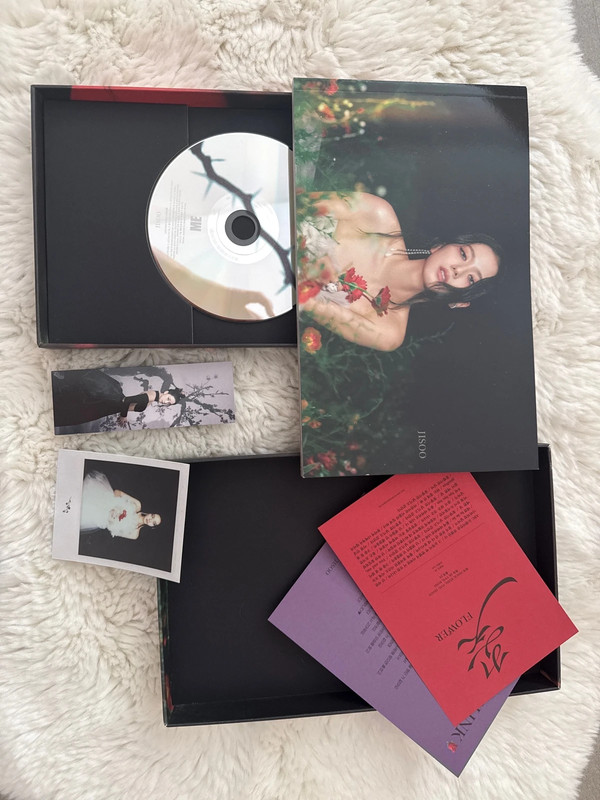 K-Pop Album Jisoo