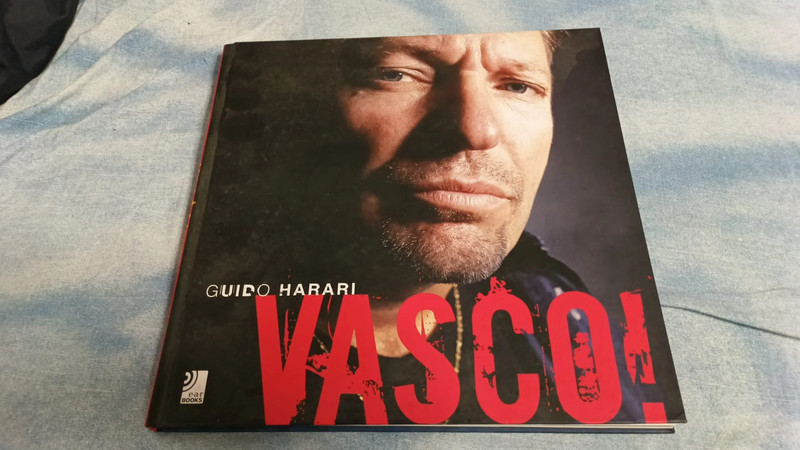 Libro Fotografico Guido Harari – VASCO!pari al nuovo
