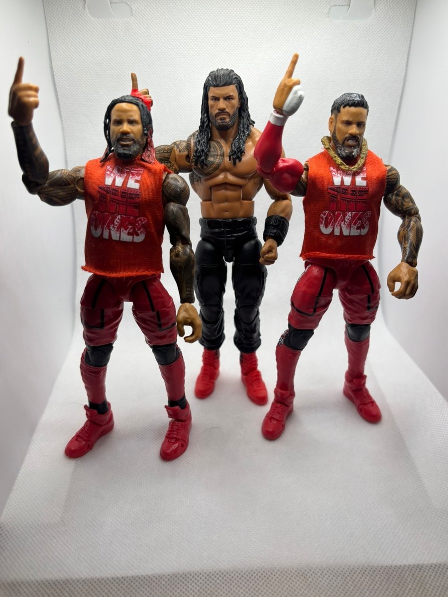 THE USOS WWE ELITE FIGURE CON REGNI ROMANI OG LINEA DI SANGUE RARE