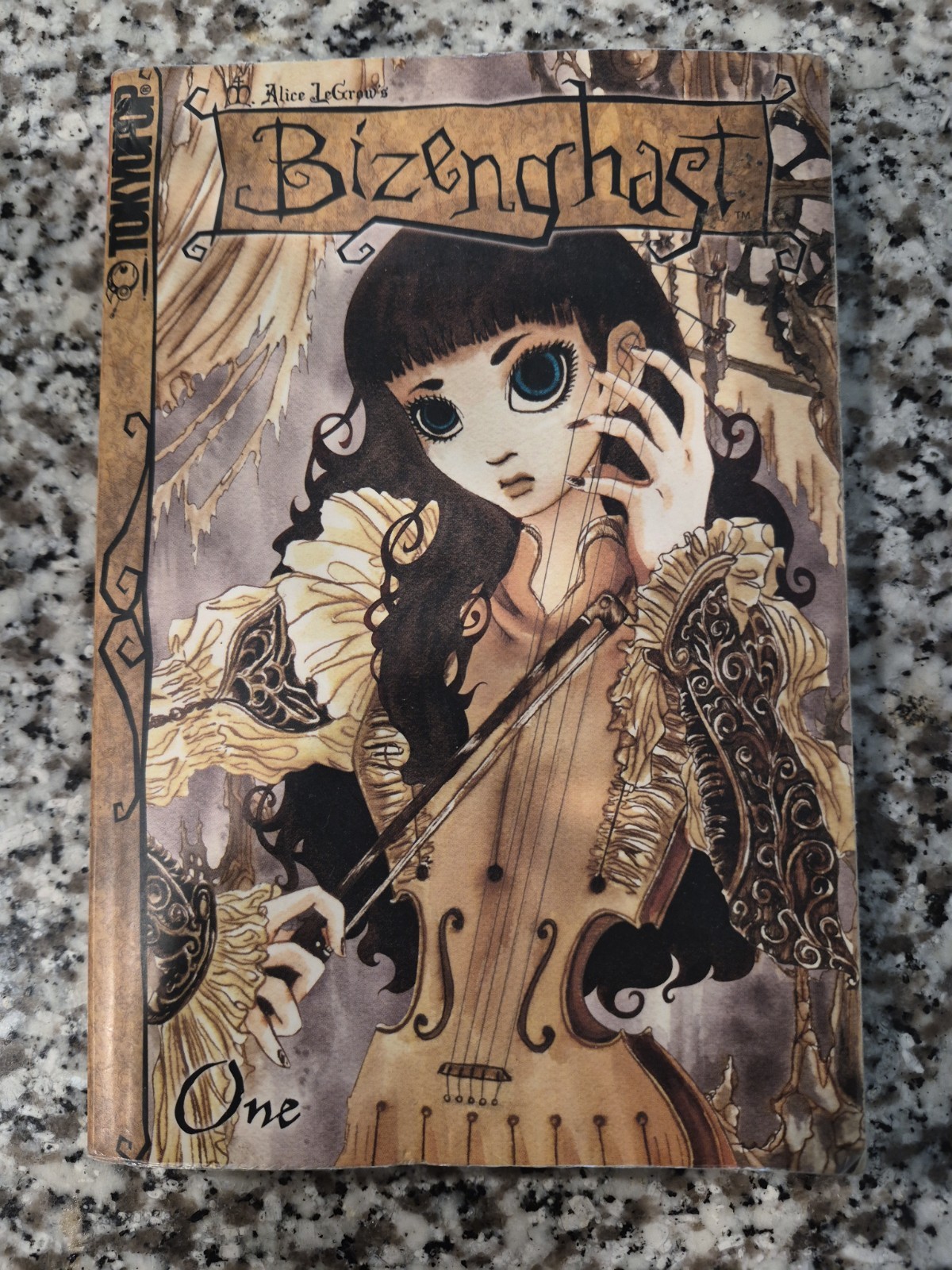Bizenghast, vol. 1 di M. Alice LeGrow (Tokyopop, manga inglese)