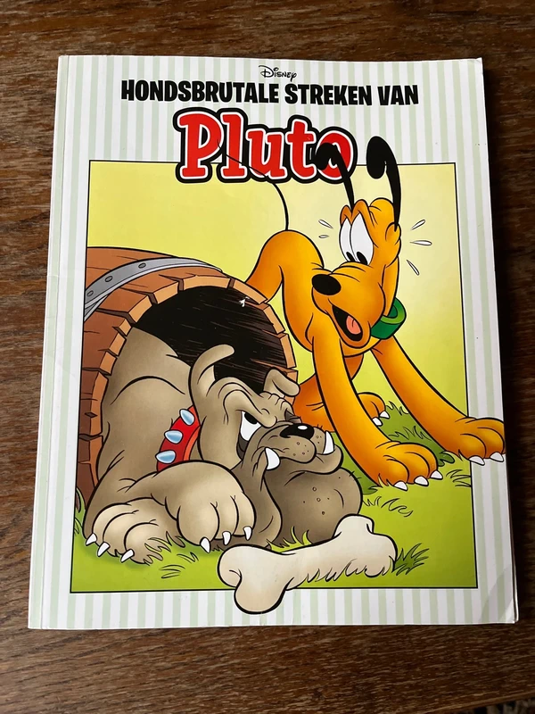 Hondsbrutale streken van Pluto