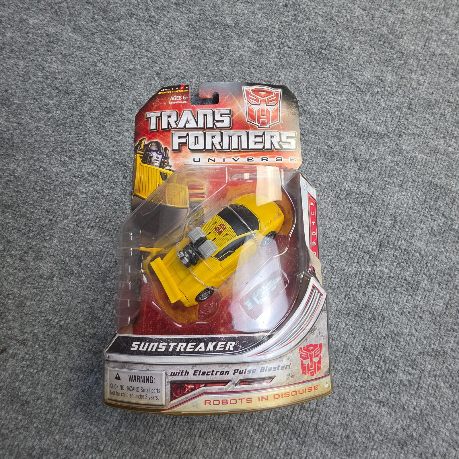 Brand New Transformers Universe Classics G1 Sunstreaker Figure 2007