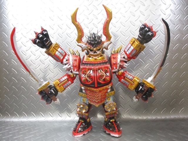 MECHNOIZ SKULL KING Sofubi 460561