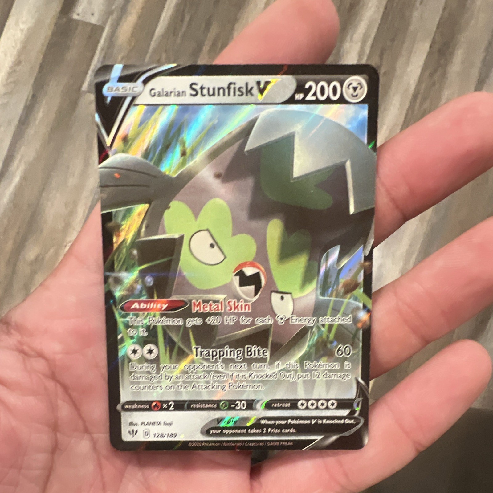 Pokémon TCG Galarian Stunfisk v Darkness Ablaze Holo Ultra Rare Card 128/189