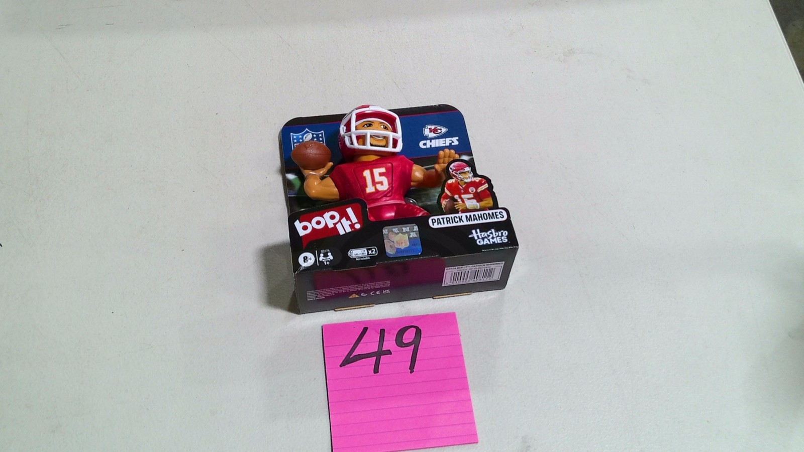 Hasbro Patrick Mahomes Modellino 5in Bop It! Giocattolo Rosso NFL Chiefs In Scatola Usato