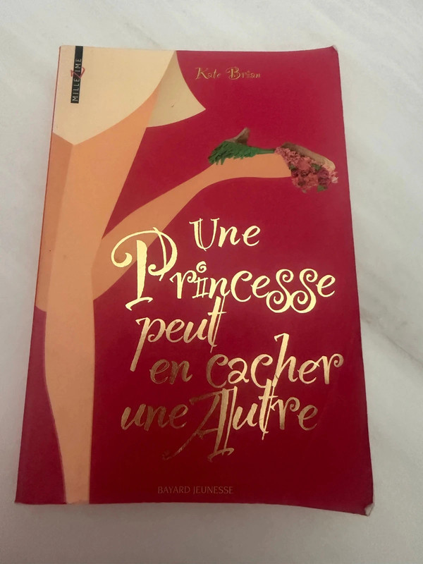 Livre Une Princesse peut en Cacher une Autre de Kate Brian