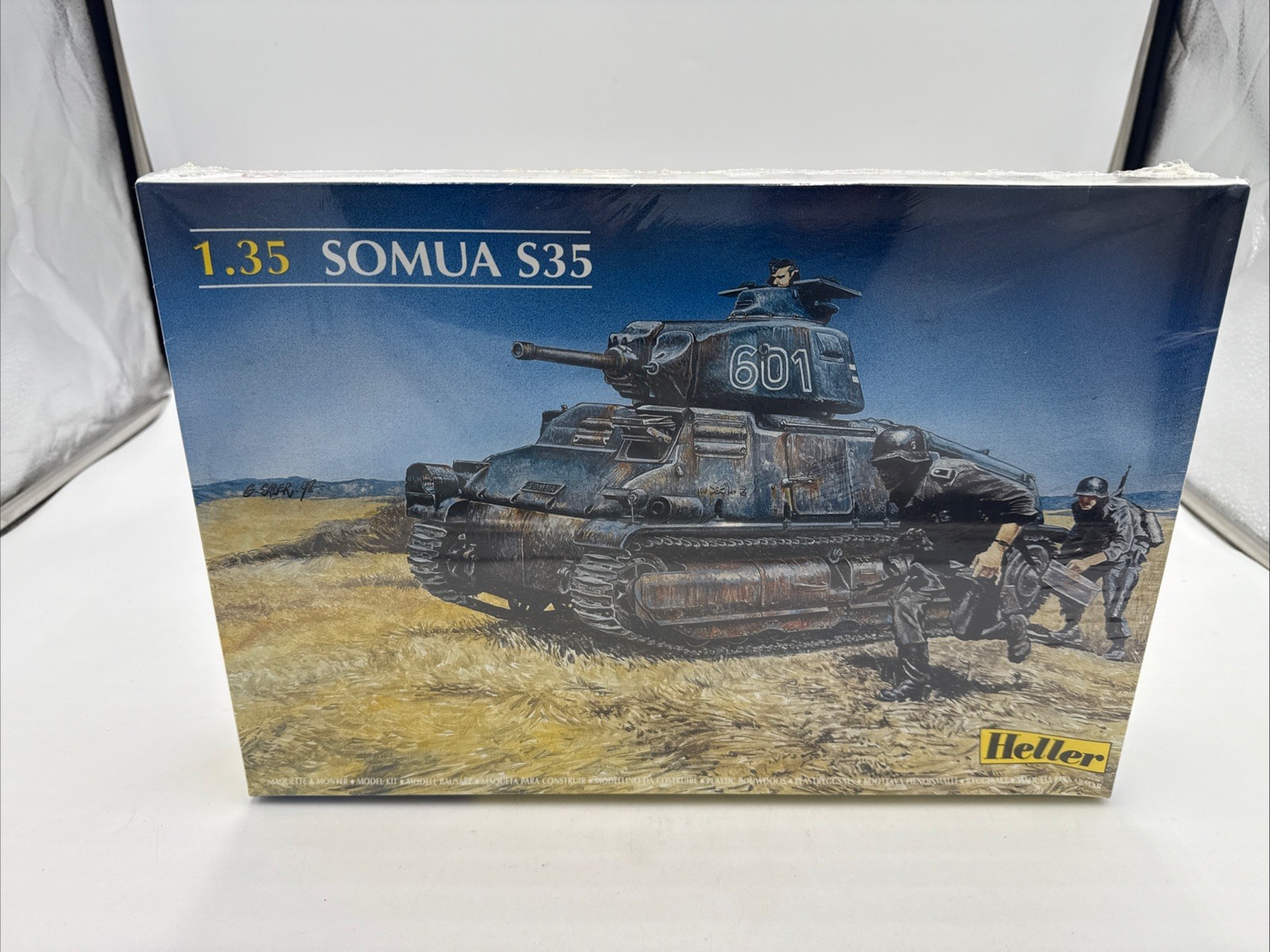 Somua S35 Tank 1/35 Scale Model Kit Heller