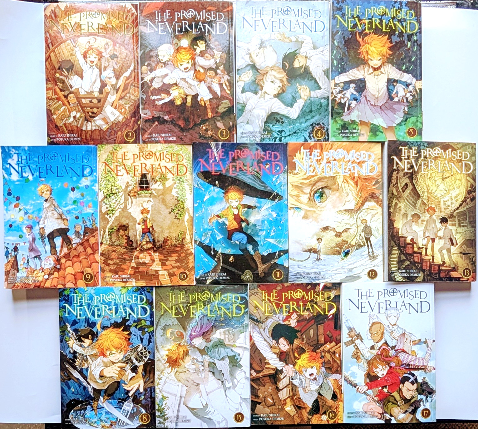 Lotto manga The Promised Neverland Vol 2-5, 8-13, 15-17 (13 totali), Kaiu Shirai