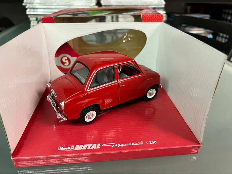 Revell. Goggomobil T250 escala 1:18