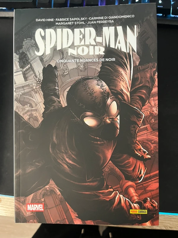 Spiderman noir Cinquante nuances de noir