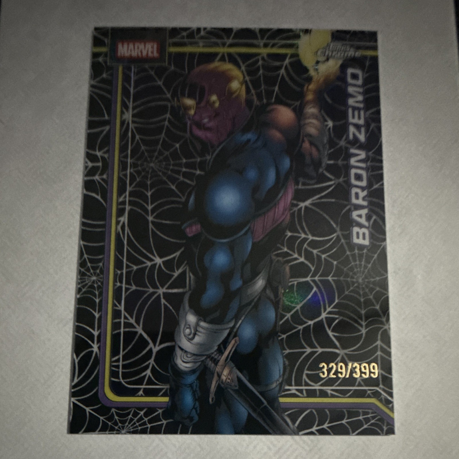 Scheda web 2026 Topps Chrome Marvel Baron Zemo #009 numerata di serie 329/399 nera