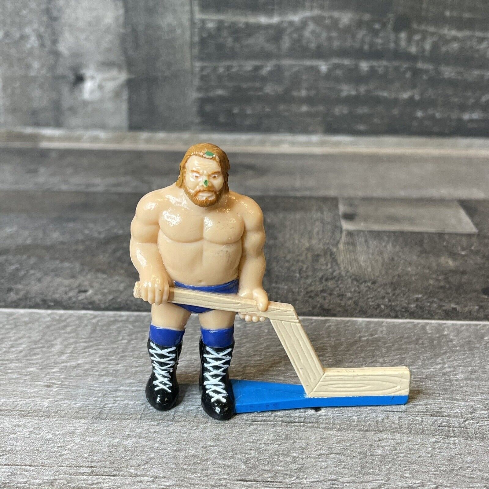 Hacksaw Jim Duggan- 1991 Remco WWF Wrestling Superstars Shoot-Out Hockey Wwe