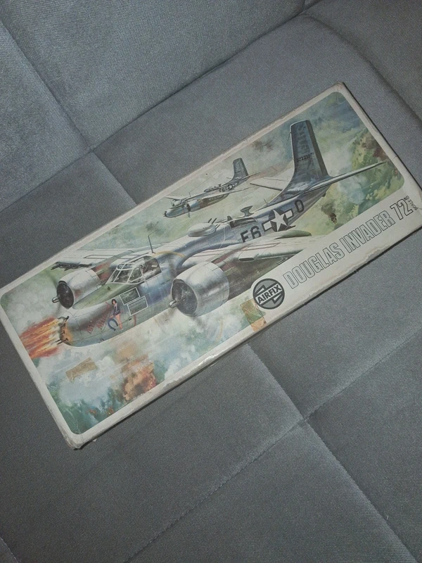 Douglas Invader scala 1/72