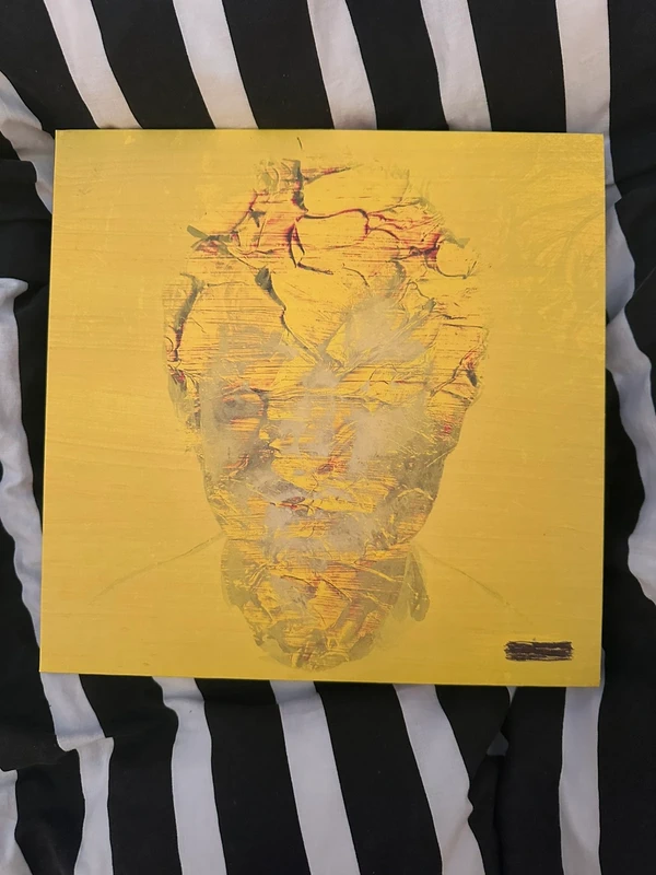 Ed Sheeran minus vinyl