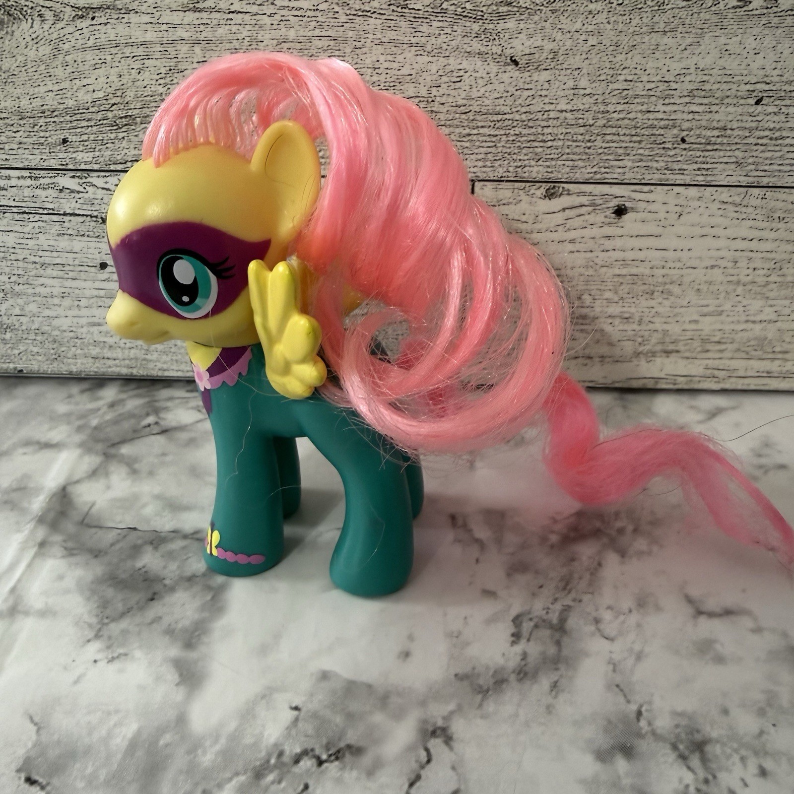 My Little Pony 3 Inch Fluttershy Saddle Rager Power Pony 2010 Brushable Figure