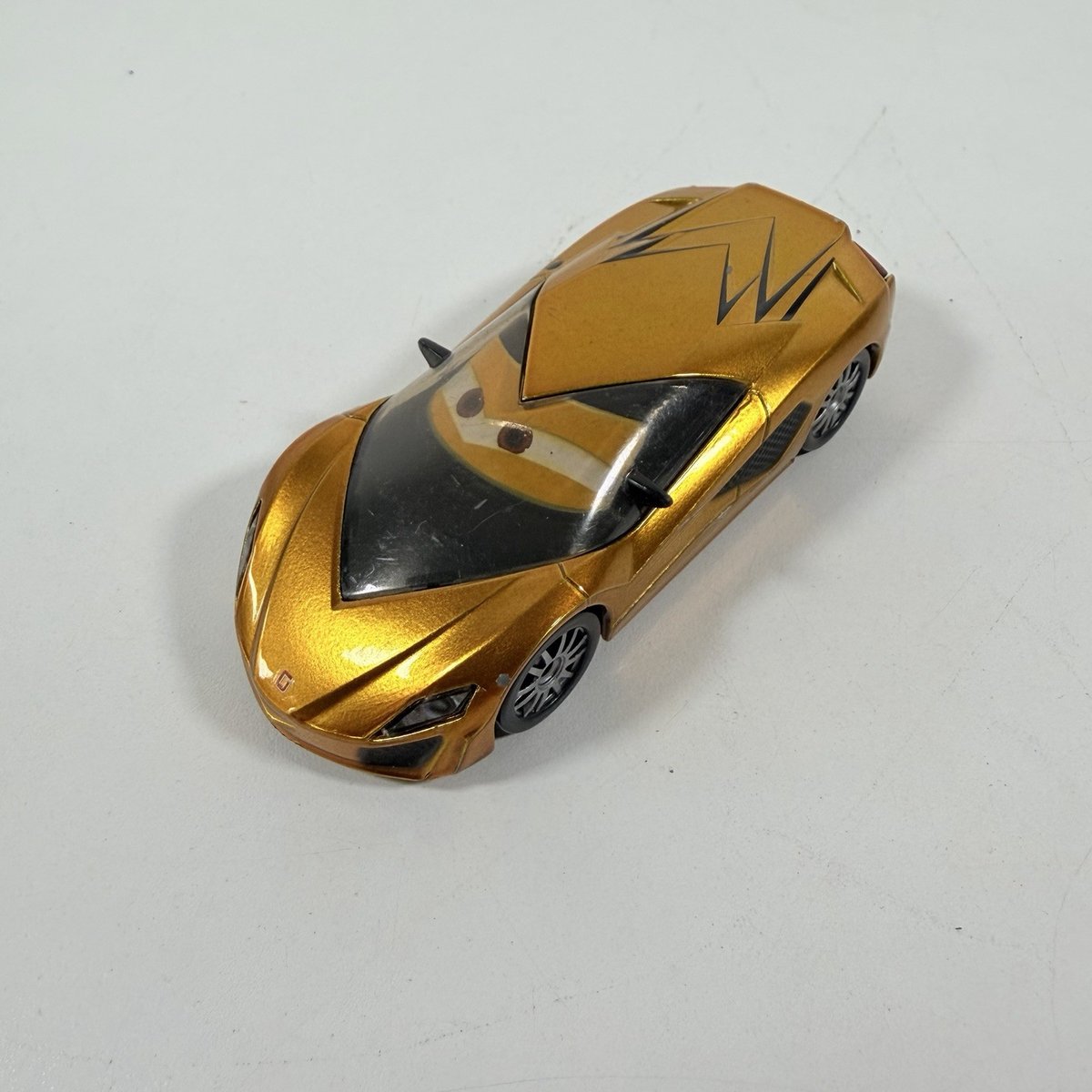 Disney Pixar Cars Metallic  Fabrizio Chase Diecast 1:43