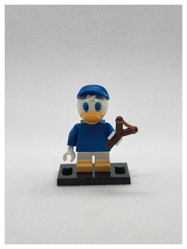 Personnage type Lego – Fifi (Lego-style Character – disney – Dewey)