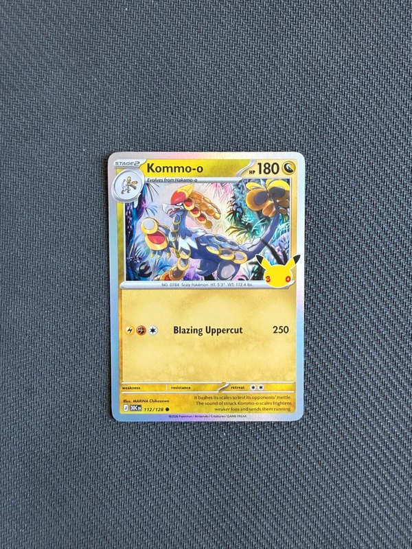 Pokemon 30th Celebration | 30C | Kommo-o #112 | Ruilkaarten