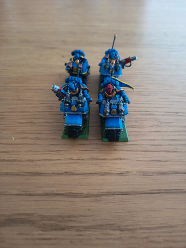 4 outriders spacemarines old gen.
