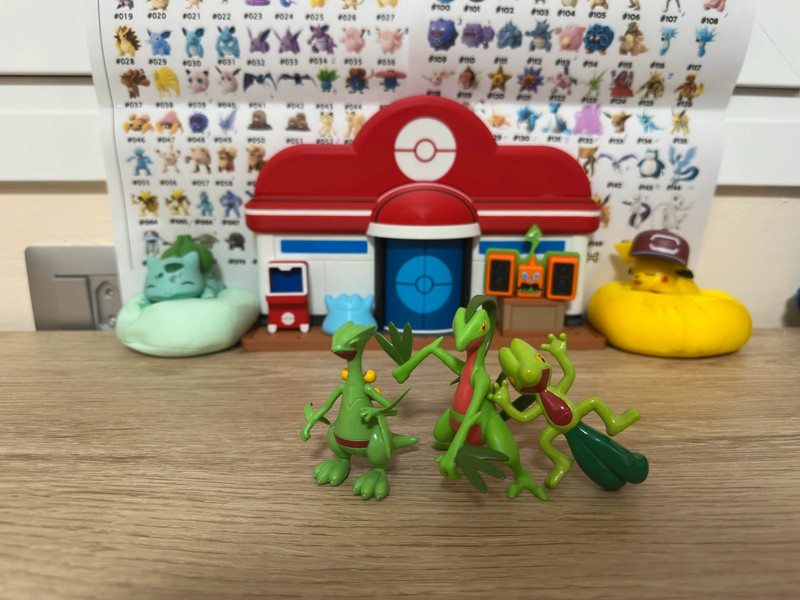 Lote figuras Pokemon Treecko, Grovyle ariculado y Sceptile