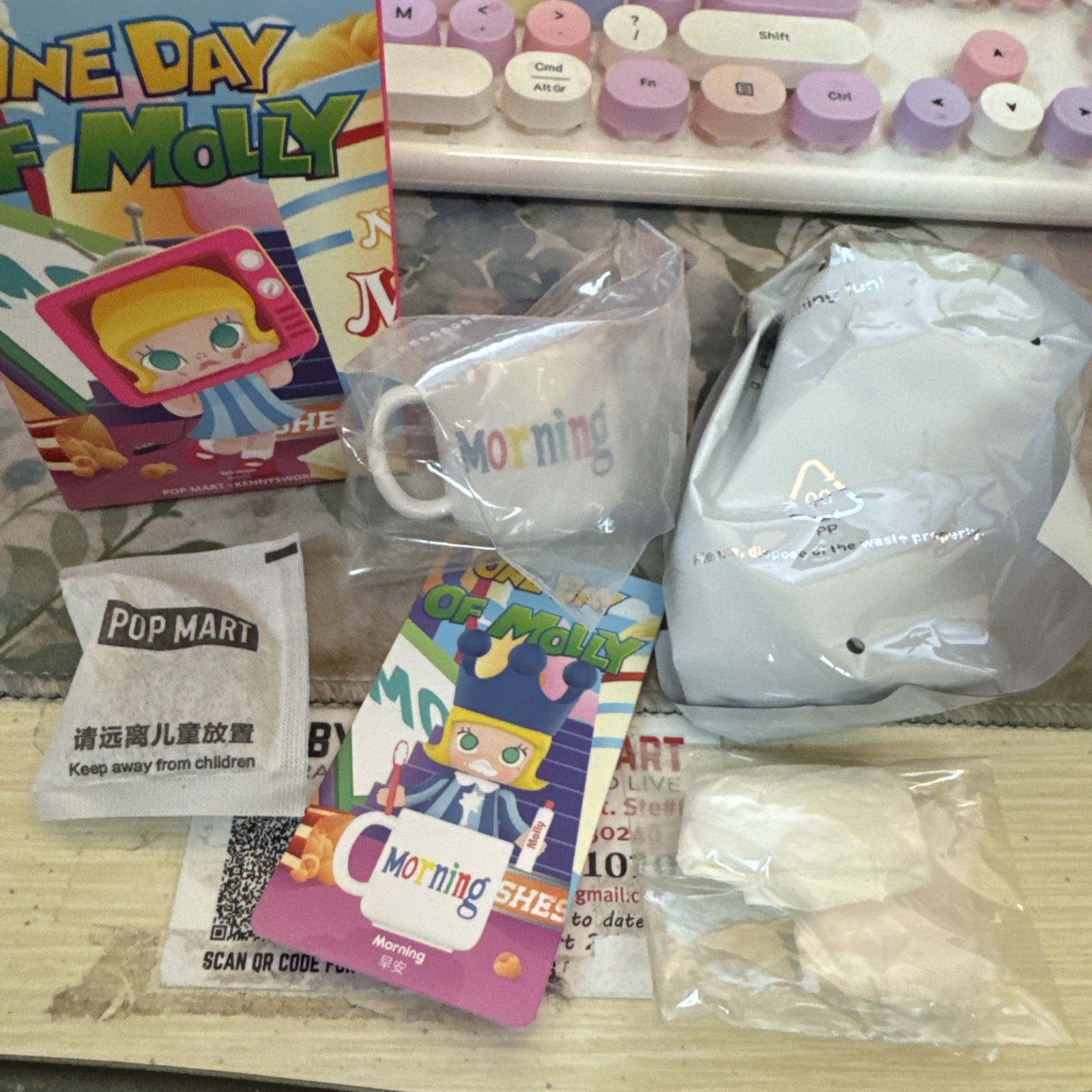 Pop Mart One Day Of Molly Morning scatola aperta borsa sigillata spedizione perfette condizioni