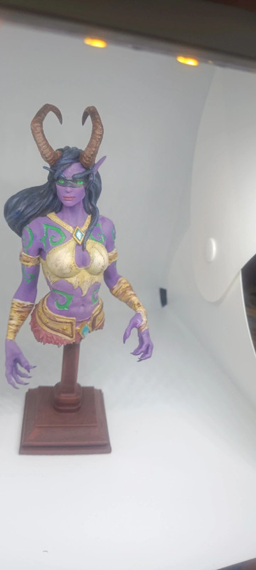Busto cazadora de demonios