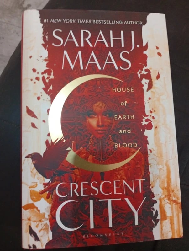 Sarah j. Maas crescent city
