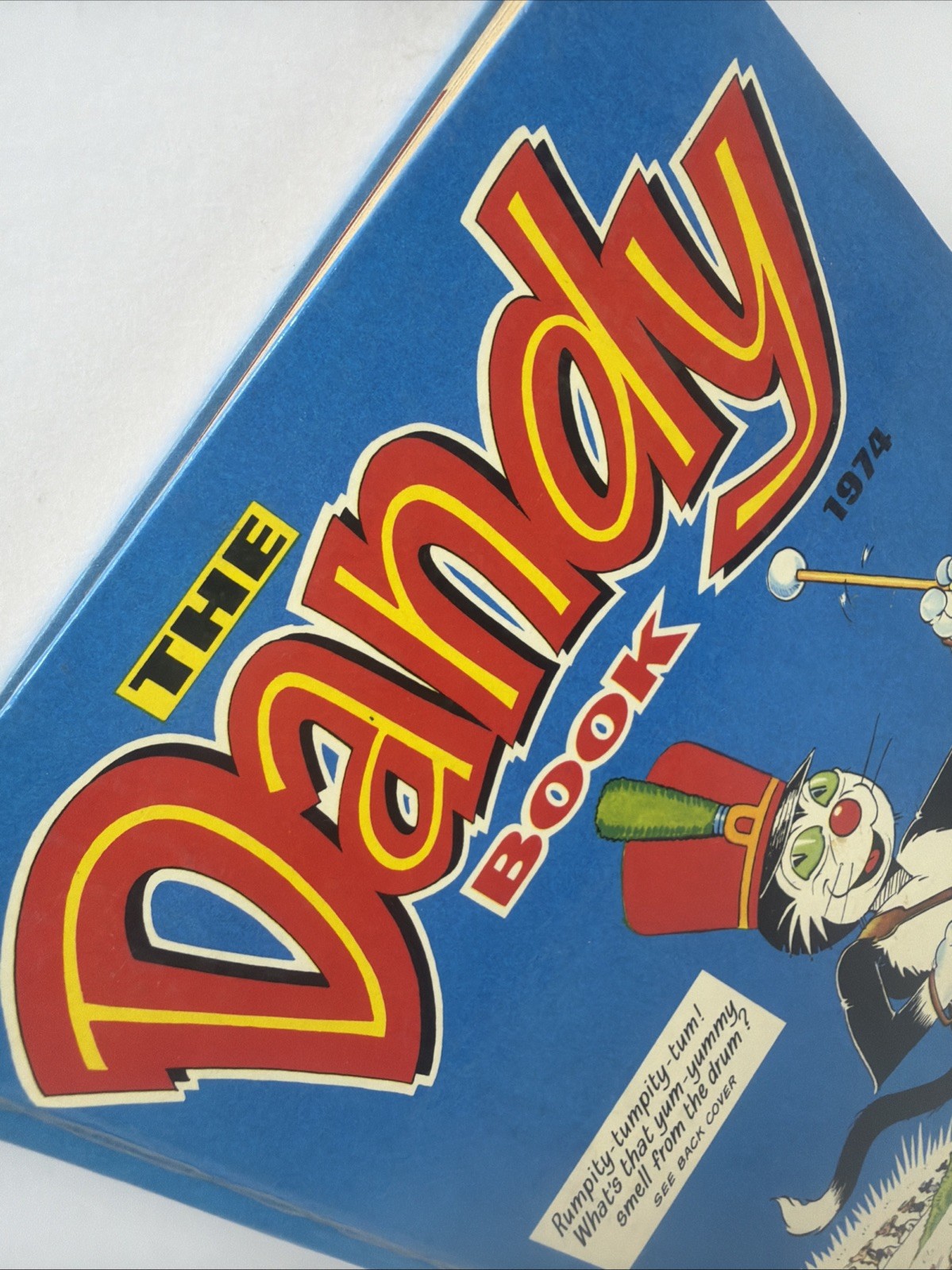 THE DANDY Book 1974 - Vintage 70s Christmas Annual  Desperate Dan /Korky The Cat