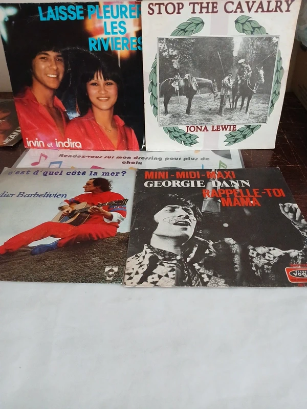 45tours chanteurs divers.1 euro le lot.n1.lt2