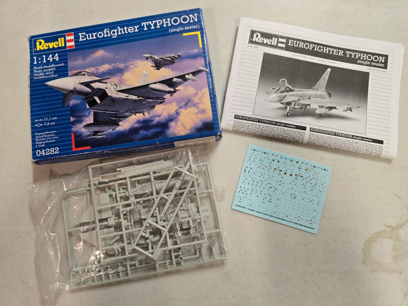 Maquette avion Revell Eurofighter Typhoon à monter, échelle 1:144, référence 04282