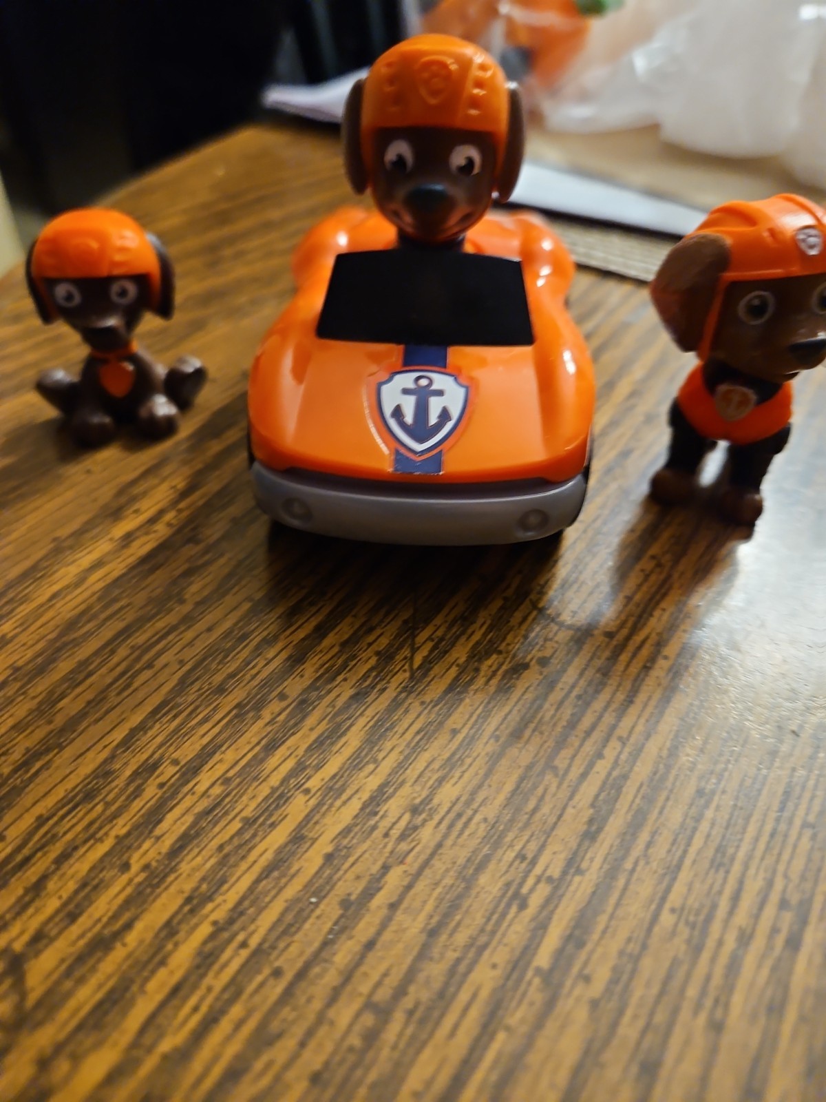 Veicolo di soccorso Paw Patrol Zuma e 2 personaggi