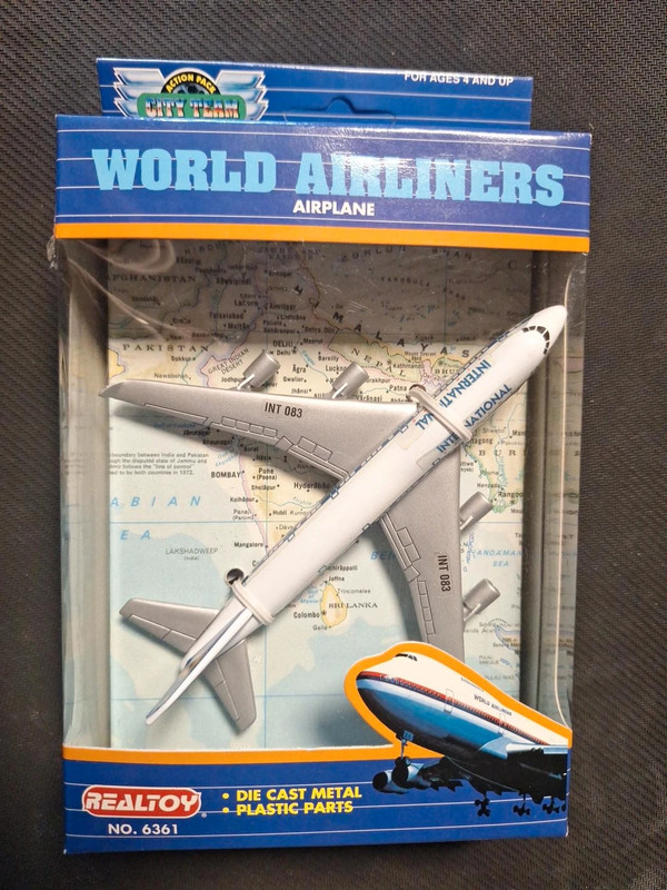 Avion miniature vintage Realtoy World Airliners n°6361 – INT 083 – en boîte