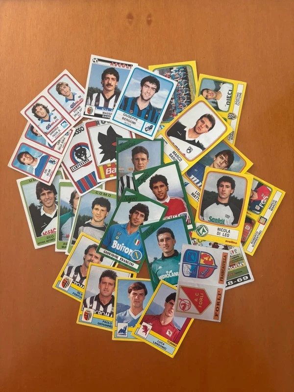 25 figurine calciatori panini anni 80