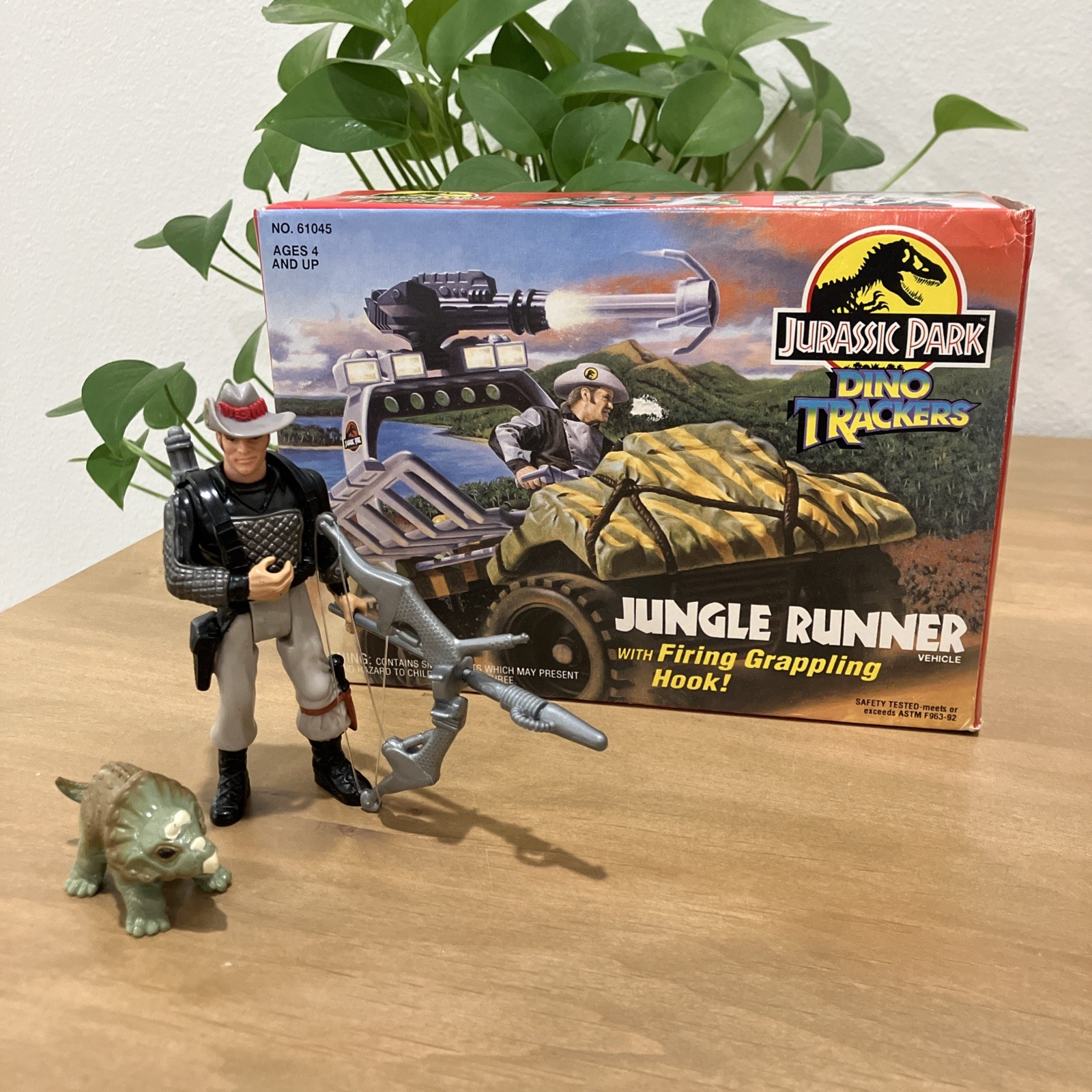 Jurassic Park Dino Trackers Jungle Runner Firing Grappling Hook #61045 +Fig 1994