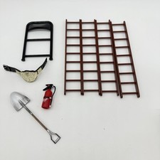 WWE WWF Wrestling Accessori Sedia Scala Cintura Pala Estintore Misto